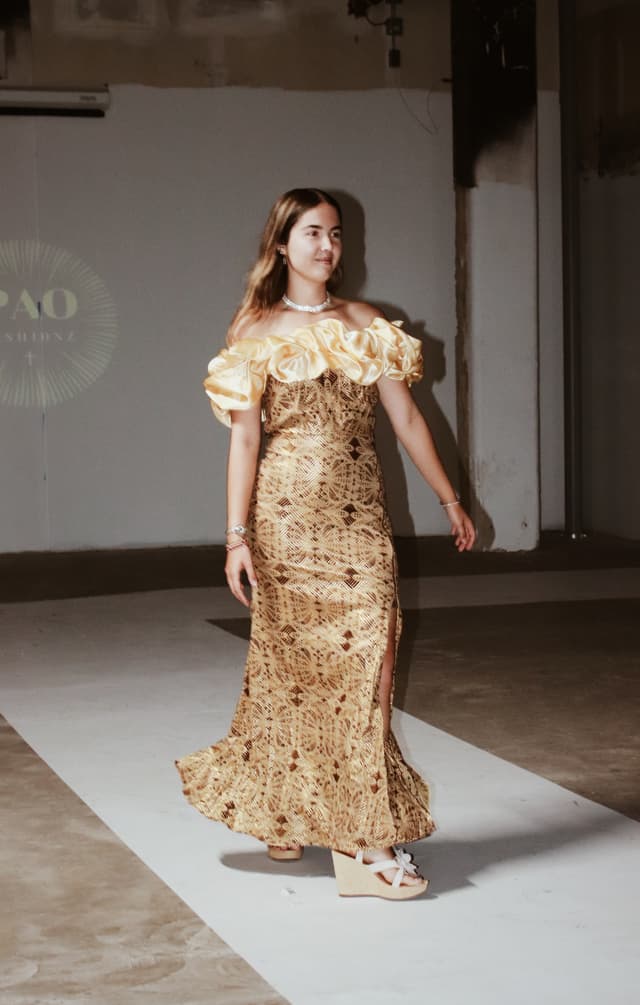 Fashion showcase image 1